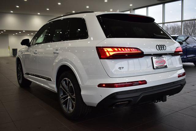 new 2025 Audi Q7 car, priced at $69,095