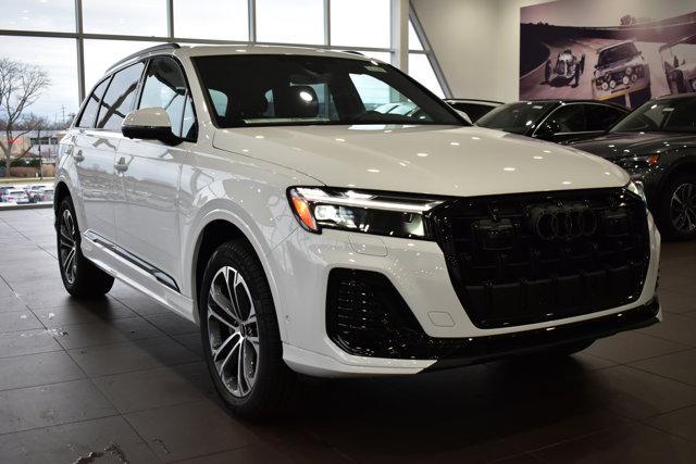 new 2025 Audi Q7 car, priced at $69,095