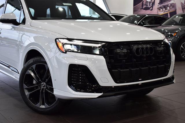 new 2025 Audi Q7 car, priced at $77,880