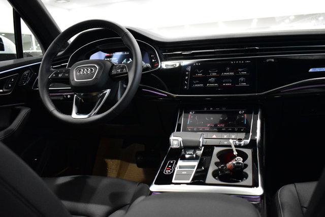 new 2025 Audi Q7 car, priced at $77,880