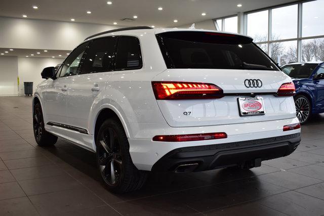 new 2025 Audi Q7 car, priced at $77,880