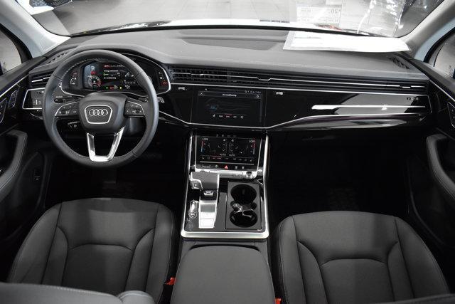 new 2025 Audi Q7 car, priced at $76,950