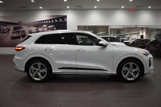 new 2025 Audi Q5 car, priced at $64,380