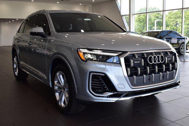 new 2025 Audi Q7 car, priced at $75,790