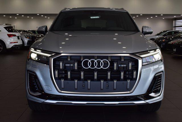 new 2025 Audi Q7 car, priced at $75,790