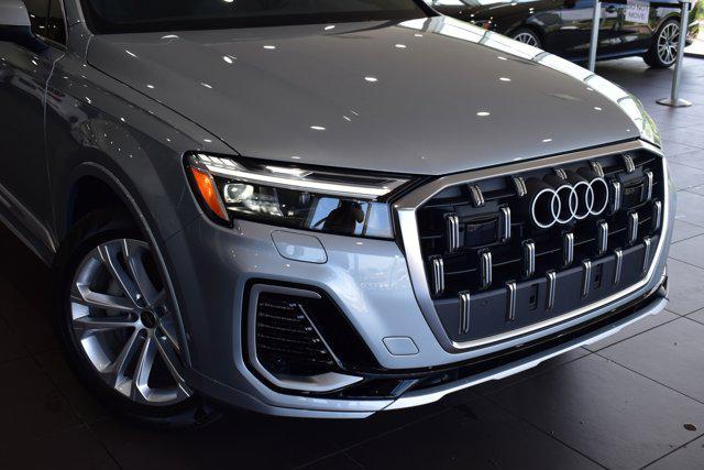 new 2025 Audi Q7 car, priced at $75,790