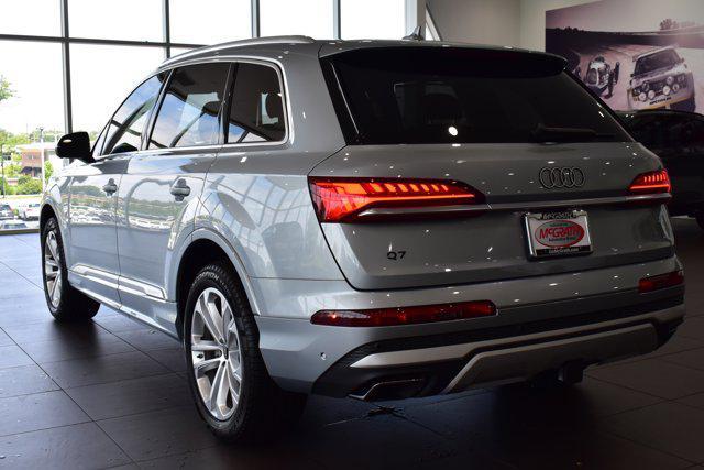 new 2025 Audi Q7 car, priced at $75,790