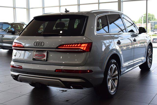 new 2025 Audi Q7 car, priced at $75,790