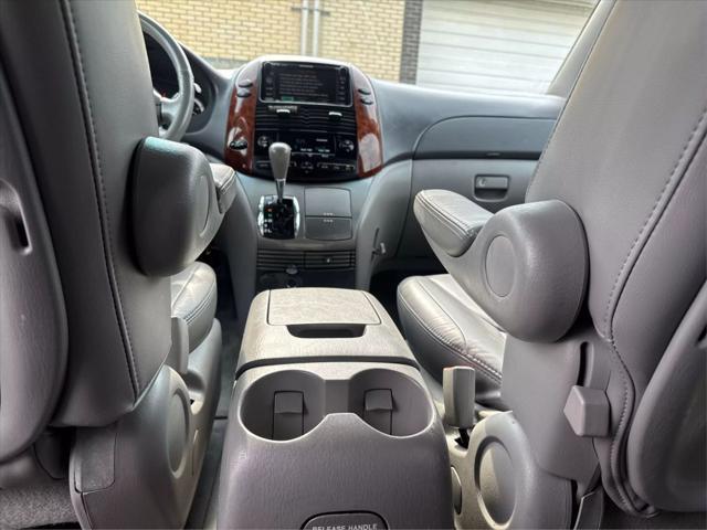 used 2004 Toyota Sienna car, priced at $3,500