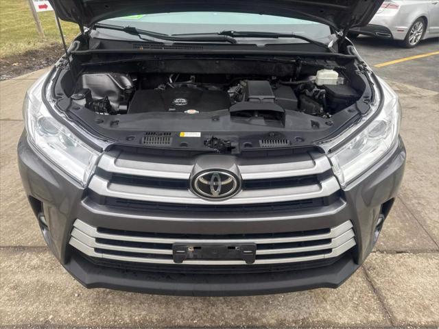 used 2019 Toyota Highlander car, priced at $21,500