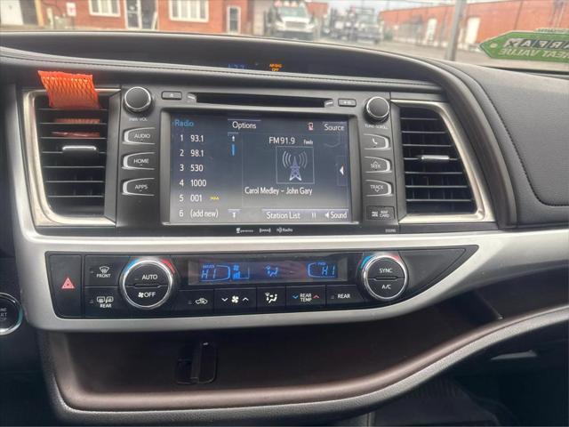 used 2019 Toyota Highlander car, priced at $21,500