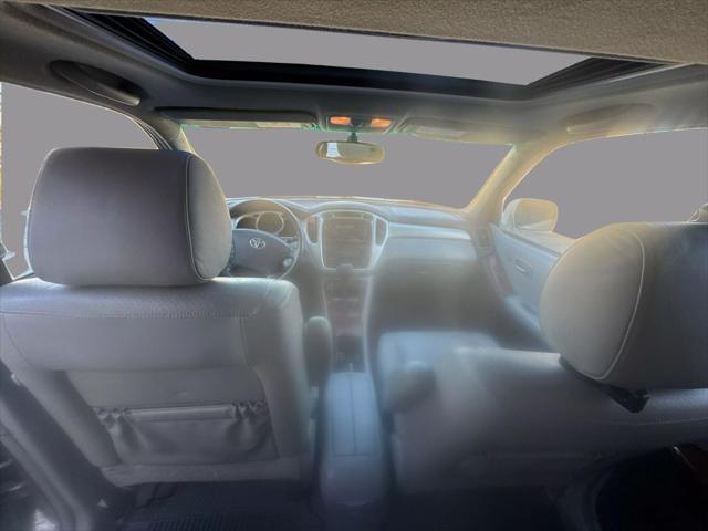used 2005 Toyota Highlander car, priced at $4,500