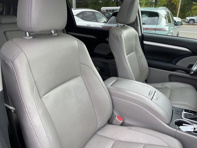 used 2018 Toyota Highlander car, priced at $20,918