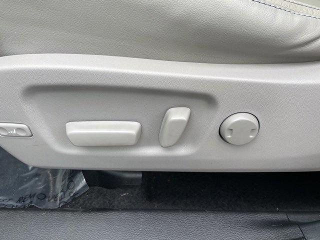 used 2018 Toyota Highlander car, priced at $20,918