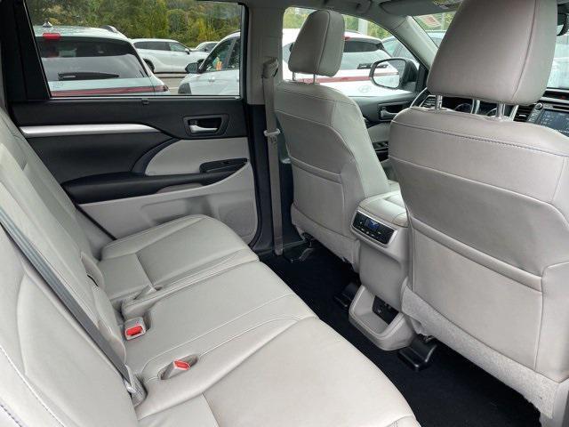 used 2018 Toyota Highlander car, priced at $20,918