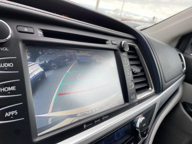 used 2018 Toyota Highlander car, priced at $20,918
