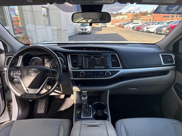 used 2019 Toyota Highlander car, priced at $22,770