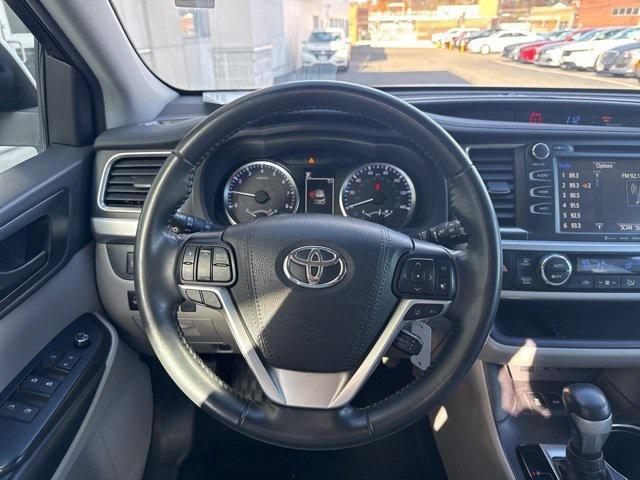 used 2019 Toyota Highlander car, priced at $22,770
