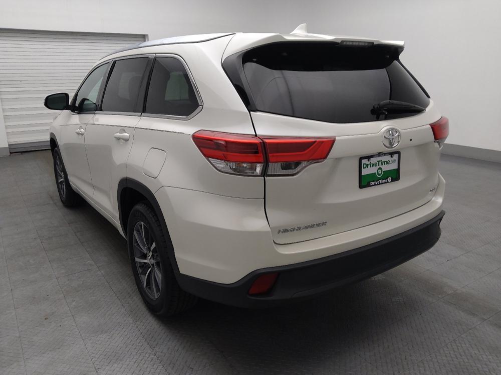 used 2018 Toyota Highlander car, priced at $25,395