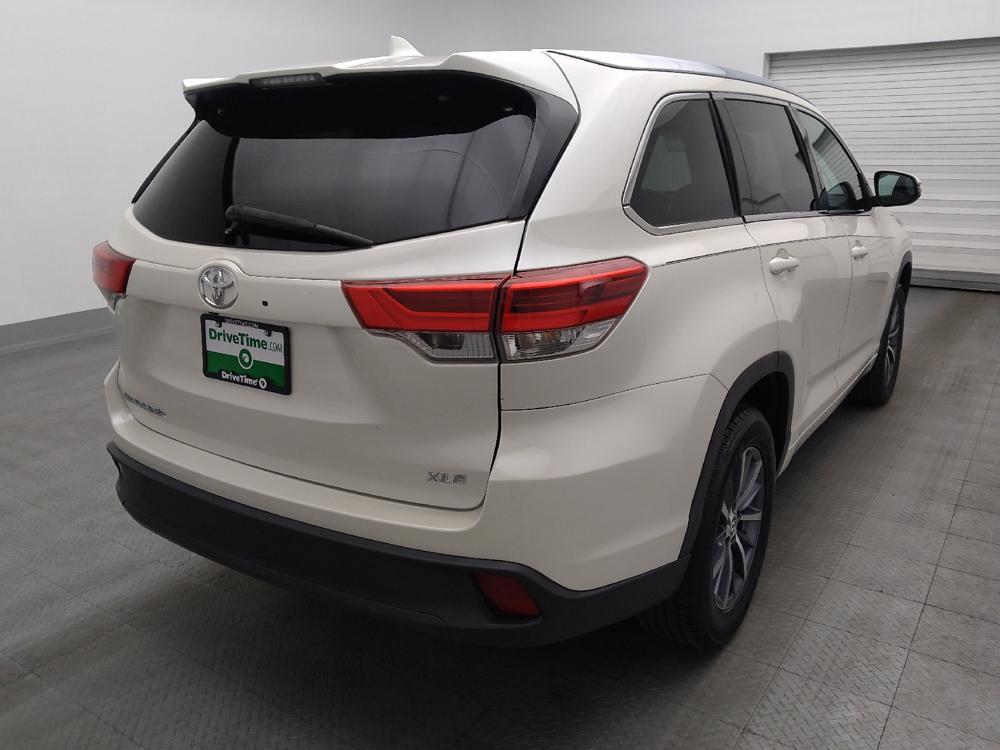 used 2018 Toyota Highlander car, priced at $25,395
