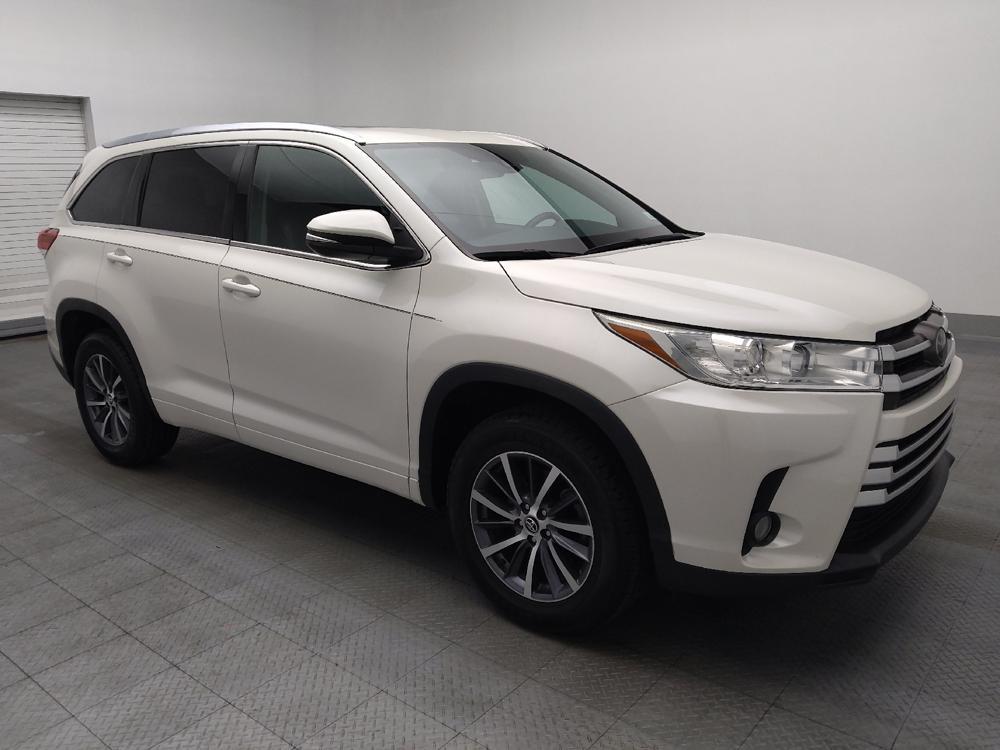 used 2018 Toyota Highlander car, priced at $25,395