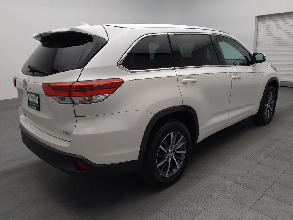 used 2018 Toyota Highlander car, priced at $25,395