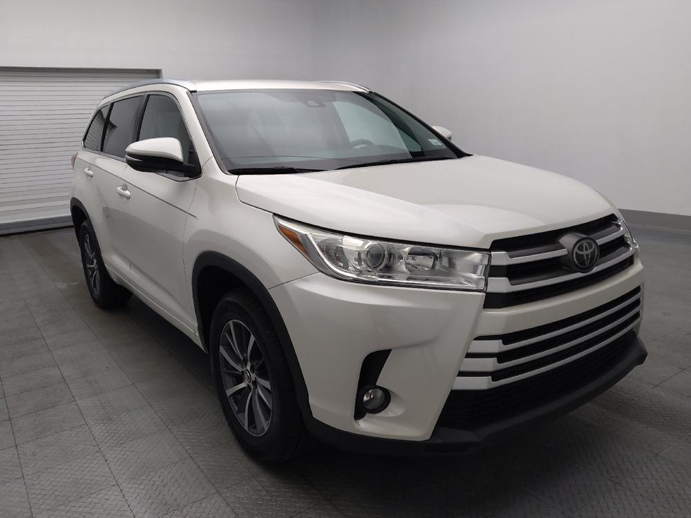 used 2018 Toyota Highlander car, priced at $25,395