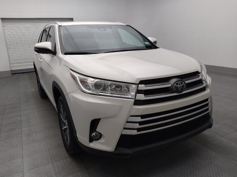 used 2018 Toyota Highlander car, priced at $25,395