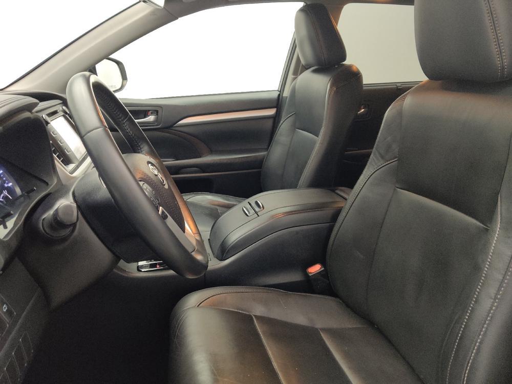 used 2018 Toyota Highlander car, priced at $25,395