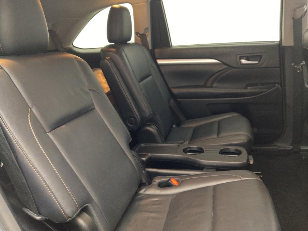 used 2018 Toyota Highlander car, priced at $25,395