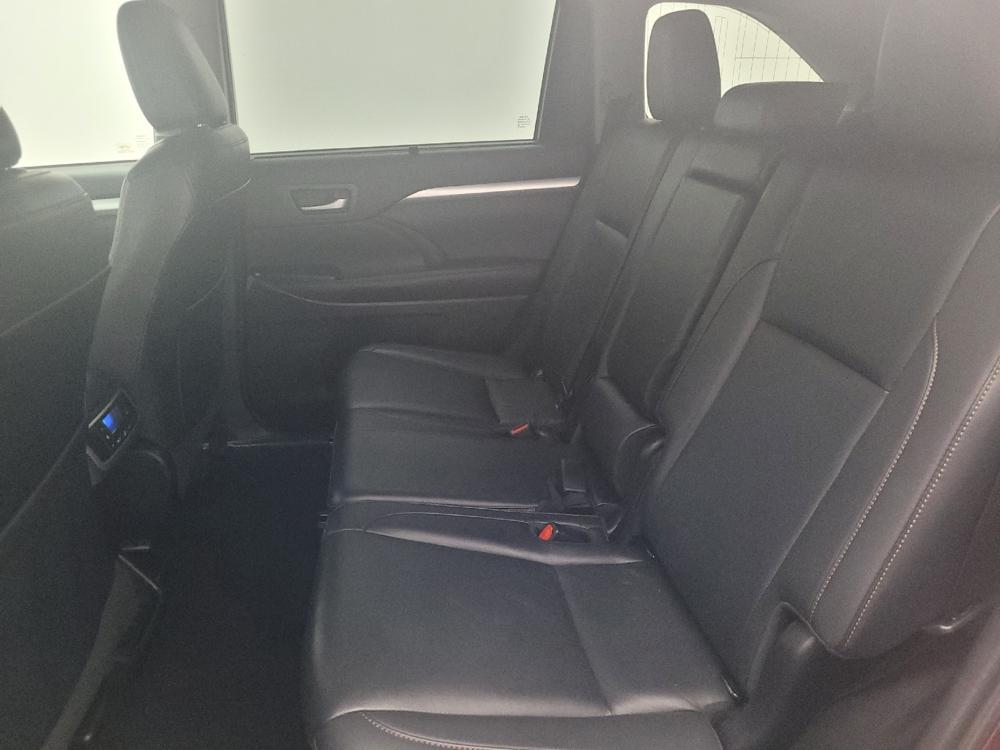 used 2019 Toyota Highlander car, priced at $24,295