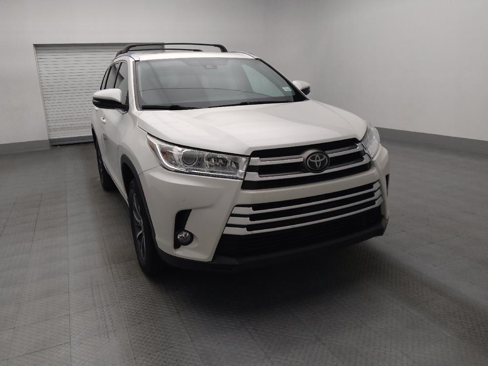 used 2017 Toyota Highlander car, priced at $22,395