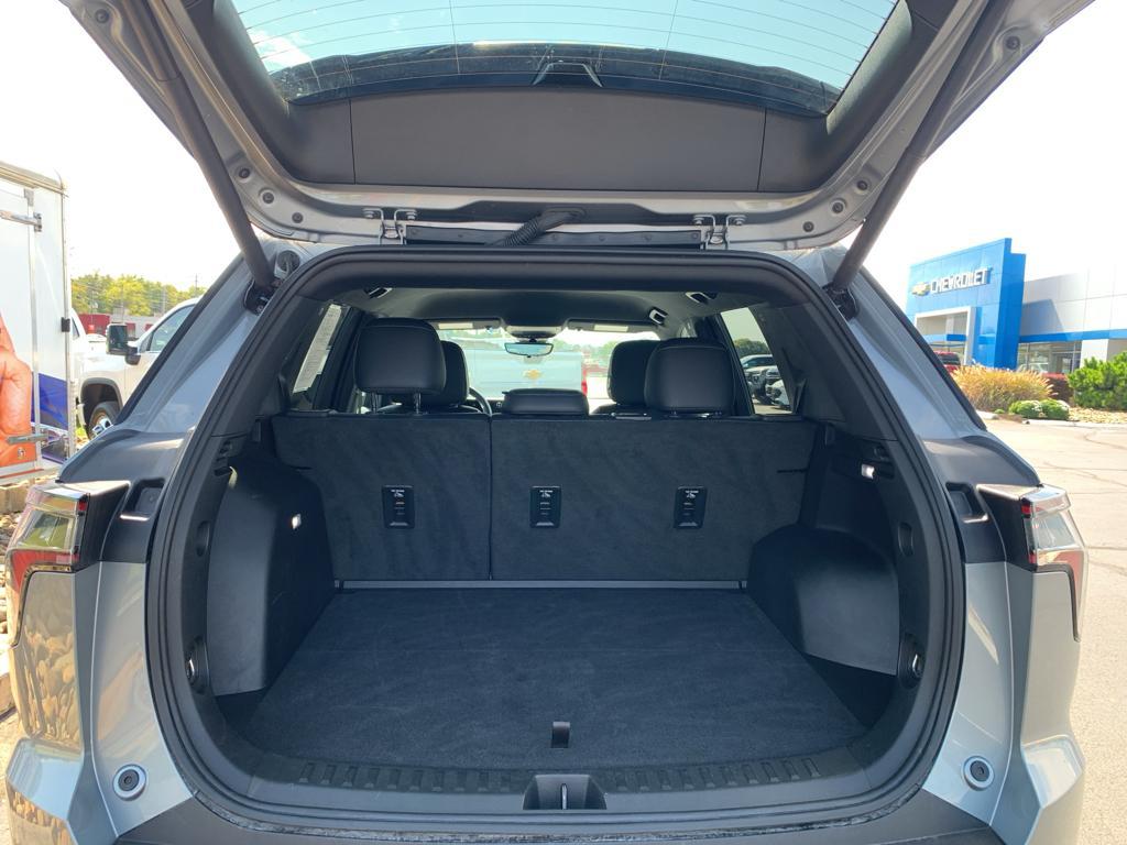 used 2025 Chevrolet Equinox car, priced at $32,636