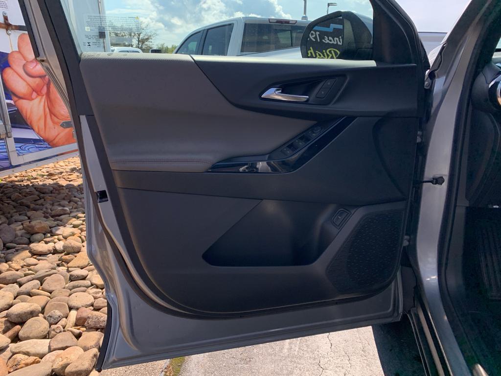 used 2025 Chevrolet Equinox car, priced at $32,636