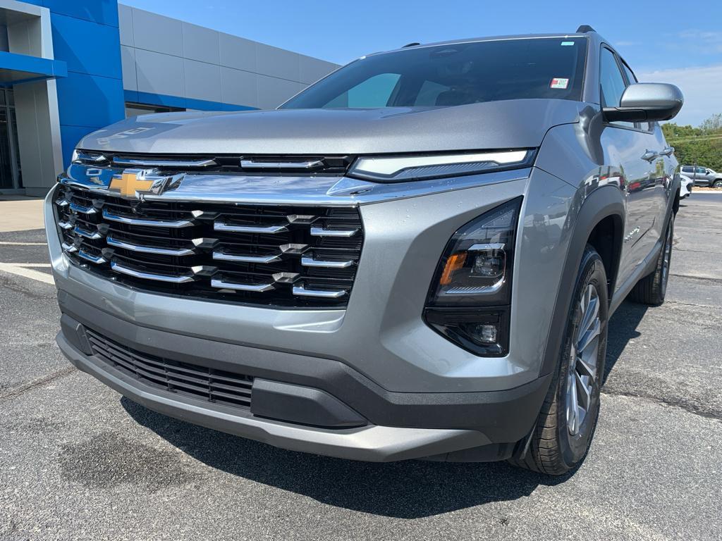 used 2025 Chevrolet Equinox car, priced at $32,636
