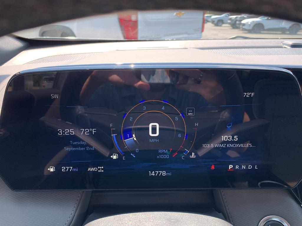 used 2025 Chevrolet Equinox car, priced at $32,636