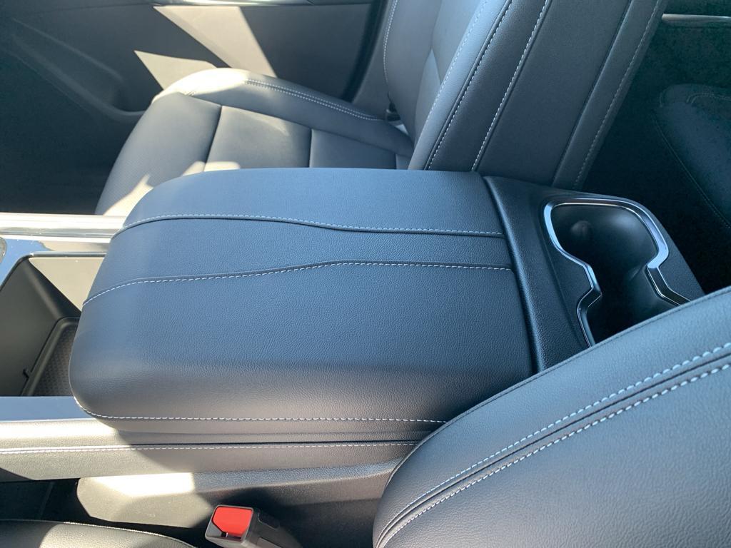 new 2026 Chevrolet Traverse car, priced at $48,635