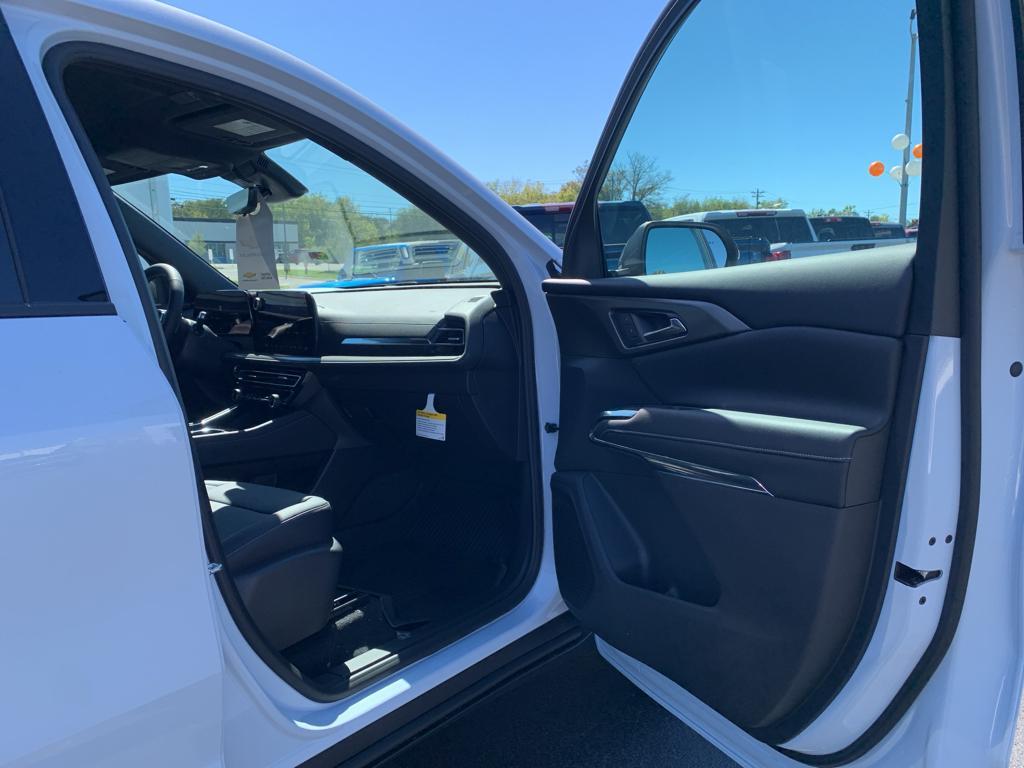 new 2026 Chevrolet Traverse car, priced at $48,635