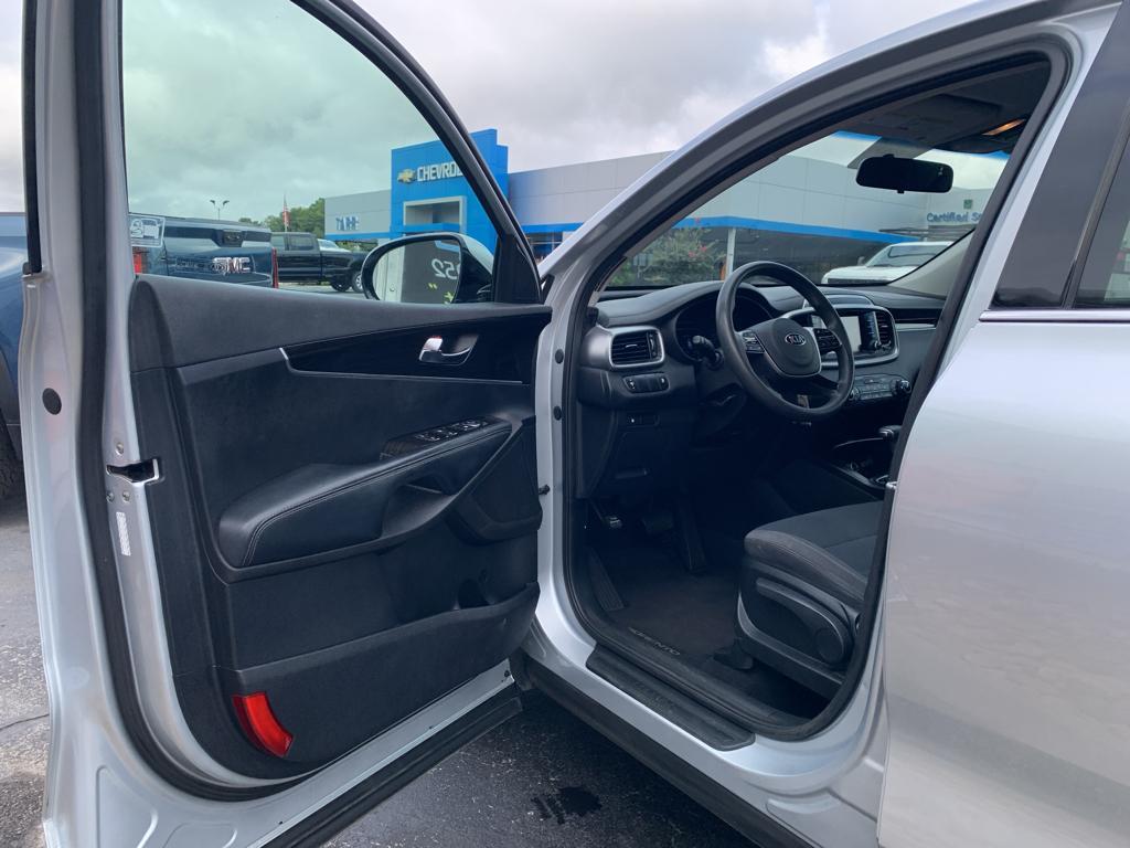 used 2019 Kia Sorento car, priced at $13,995