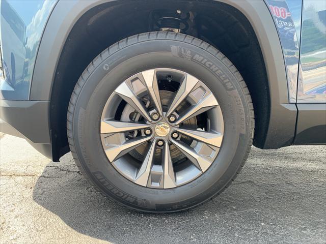 new 2026 Chevrolet Equinox car, priced at $34,540