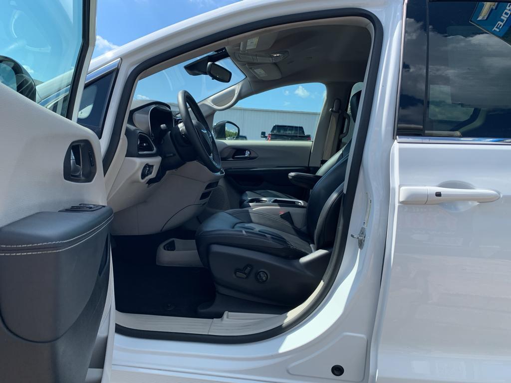 used 2023 Chrysler Pacifica car, priced at $27,122