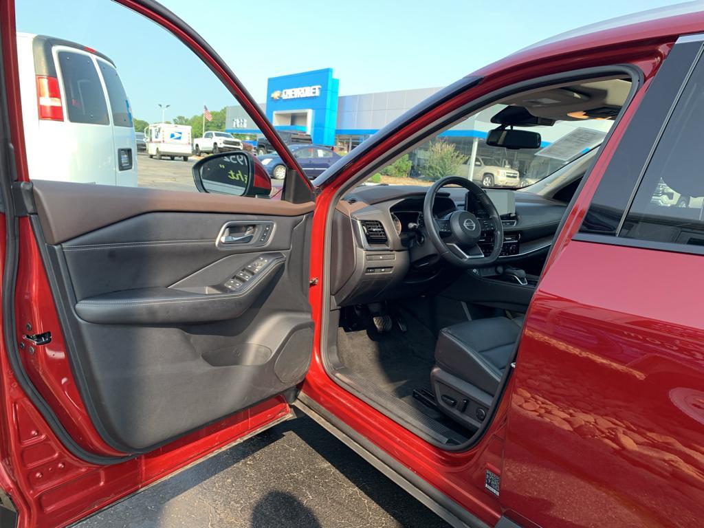 used 2021 Nissan Rogue car, priced at $29,827