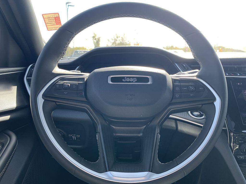 used 2024 Jeep Grand Cherokee car, priced at $35,926