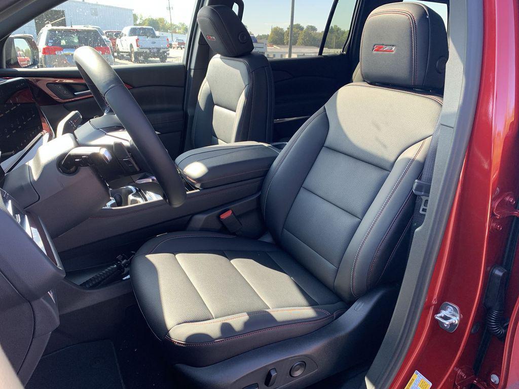 new 2026 Chevrolet Traverse car, priced at $54,190