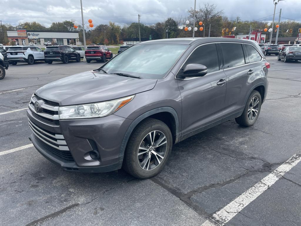 used 2019 Toyota Highlander car, priced at $21,880