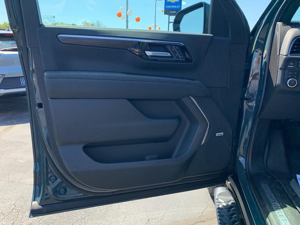 new 2025 Chevrolet Suburban car, priced at $79,679
