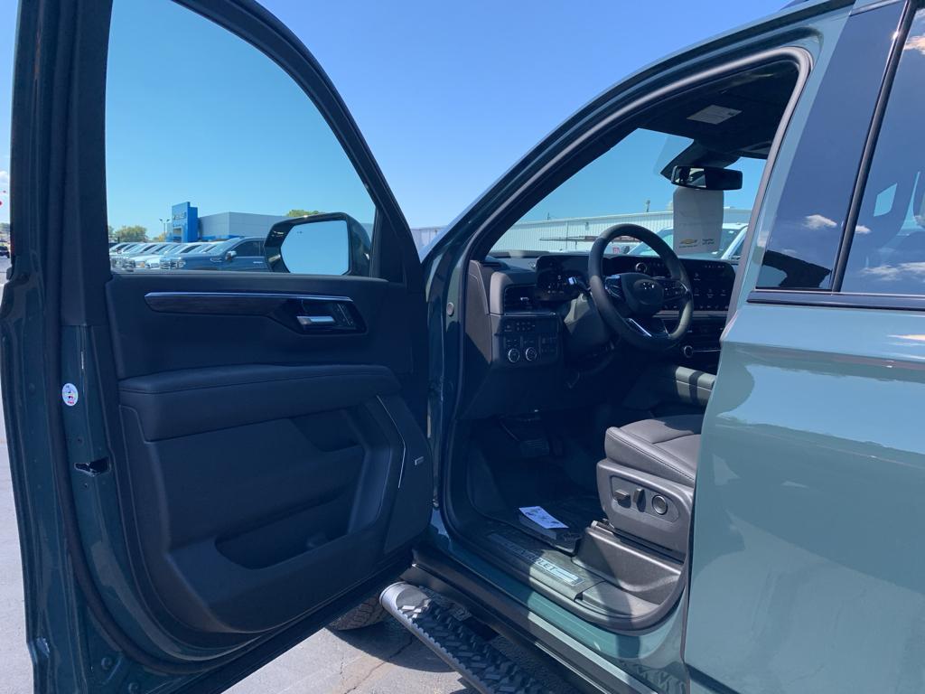 new 2025 Chevrolet Suburban car, priced at $79,679
