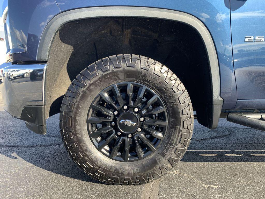 used 2022 Chevrolet Silverado 2500 car, priced at $39,995