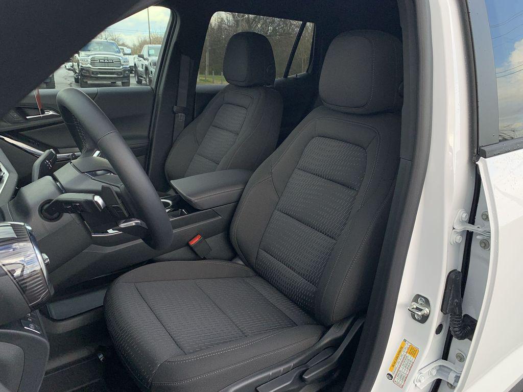 new 2026 Chevrolet Equinox car, priced at $30,820