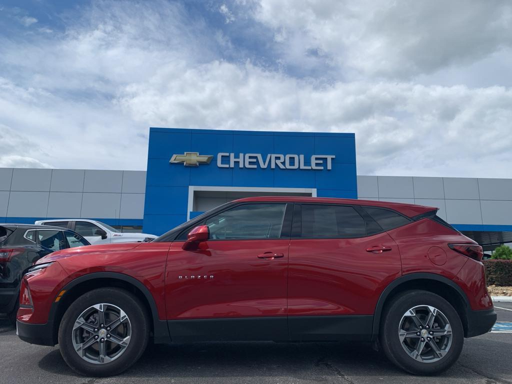 used 2025 Chevrolet Blazer car, priced at $35,995